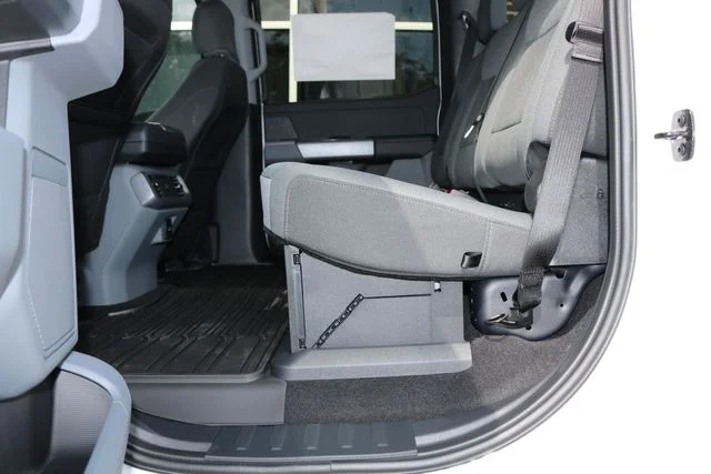 New 2026 Oxford White Ford XLT image 31