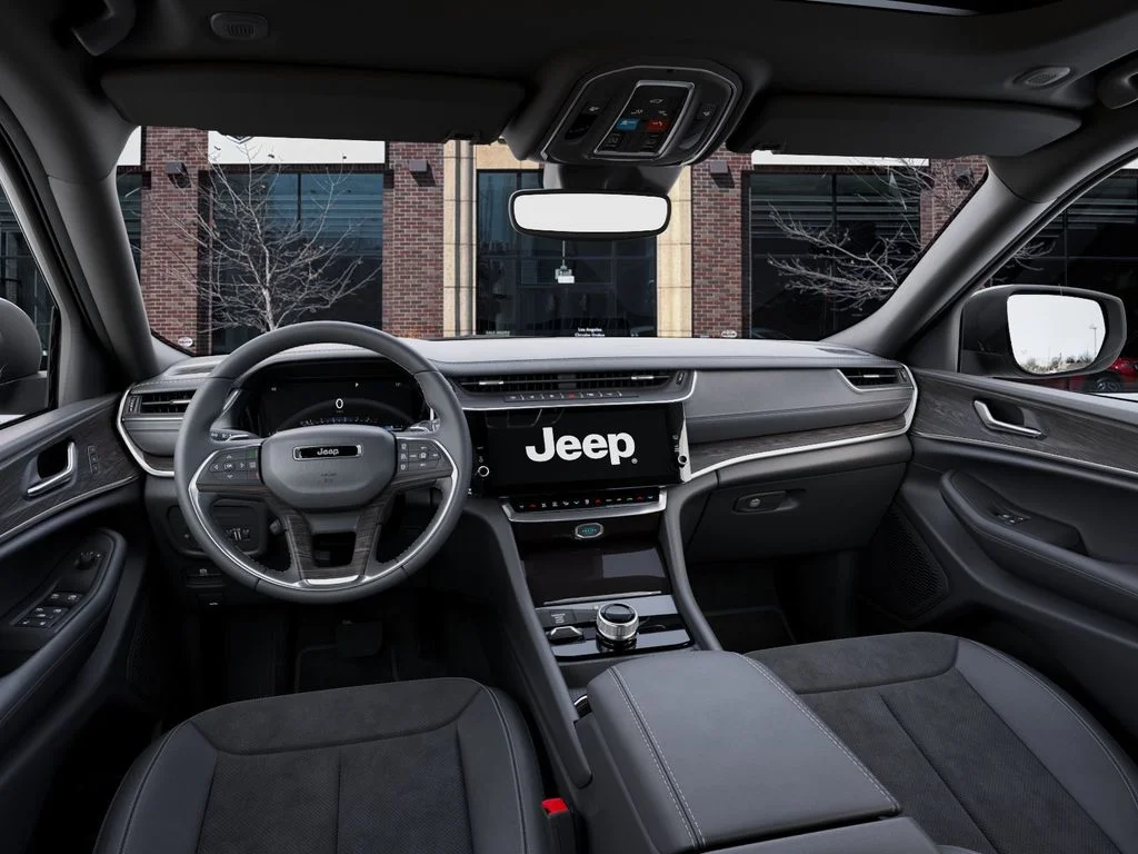 New 2026 Baltic Gray Metallic Clear-Coat Exterior Paint Jeep Altitude image 14