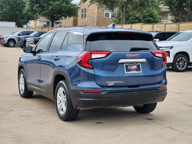 Used 2024 Downpour Metallic GMC SLE image 3