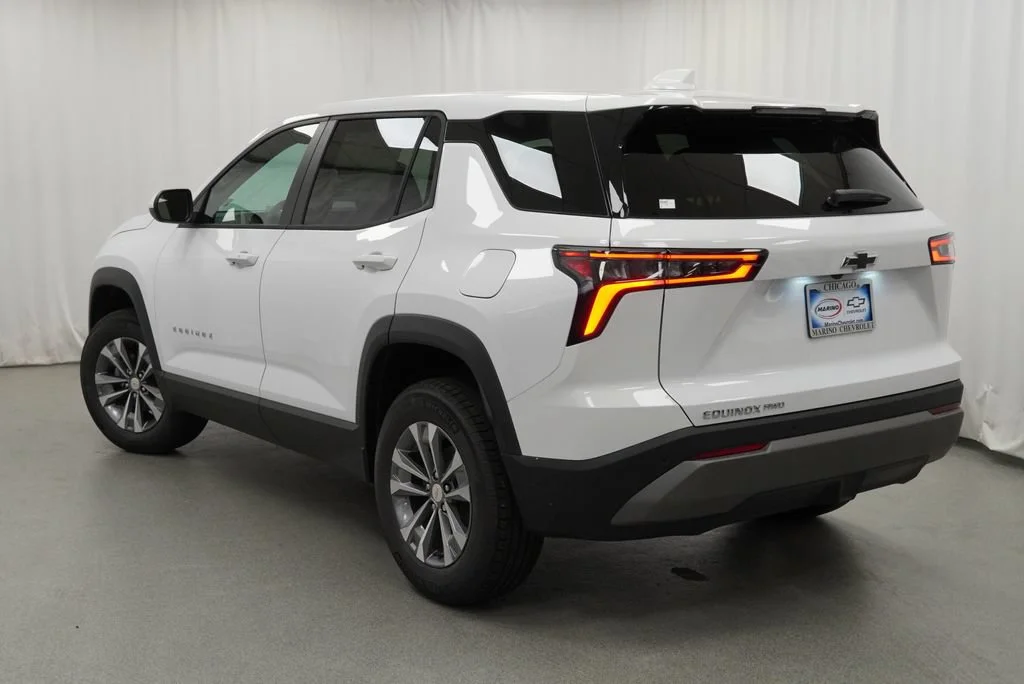 New 2027 Summit White Chevrolet LT image 4