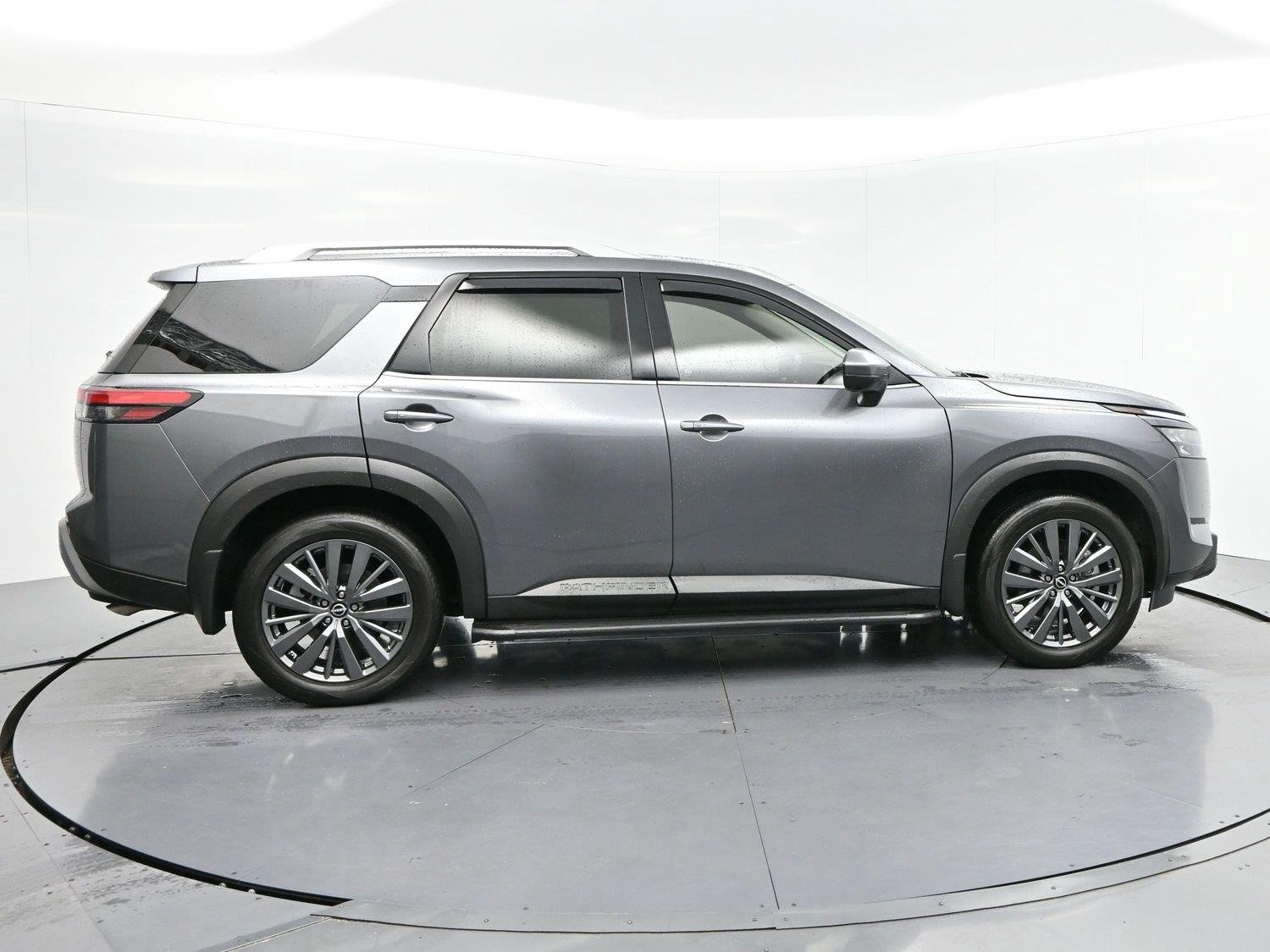 Used 2025 Gun Metallic Nissan SL image 8