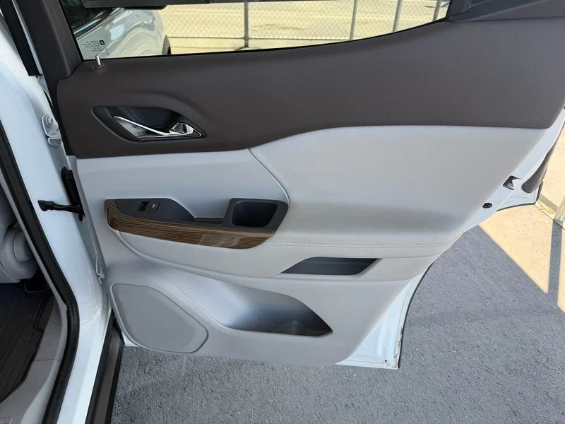 Used 2022 Summit White GMC SLE image 25