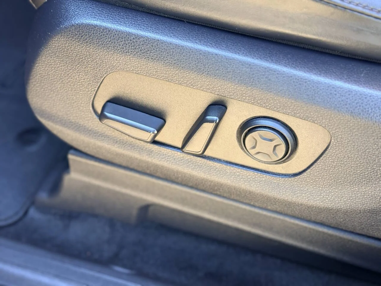 Used 2022 Gray Kia SX 4dr Mini Van image 38