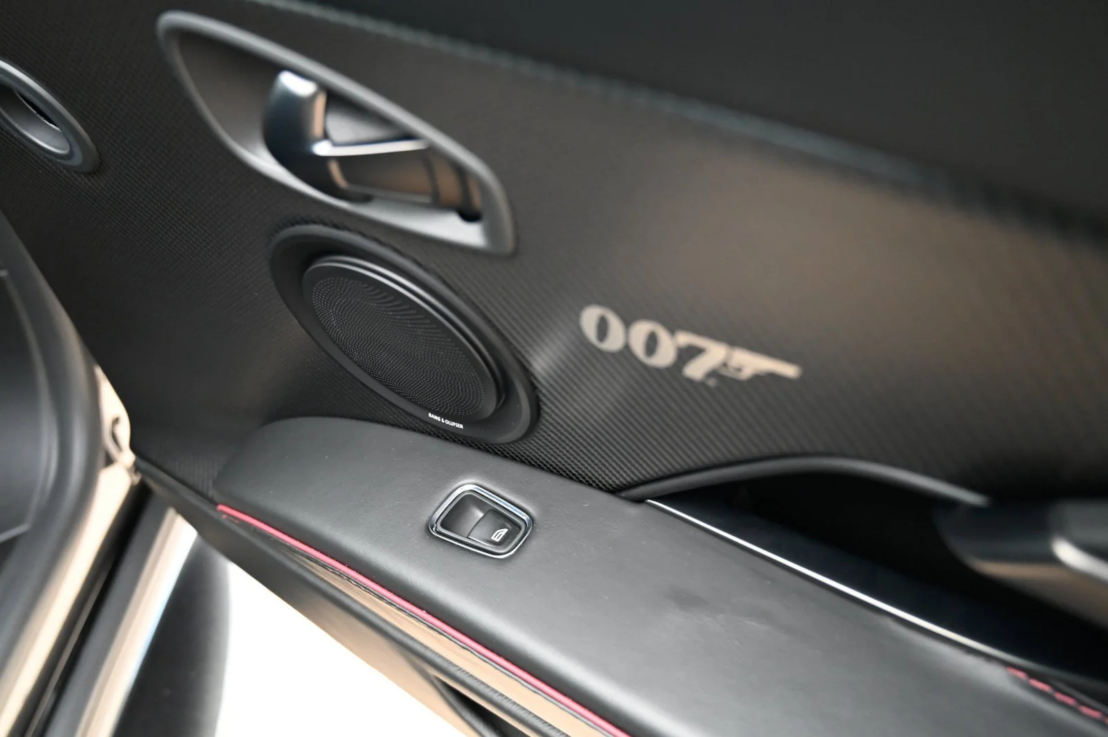 Used 2021  Aston Martin Superleggera image 15