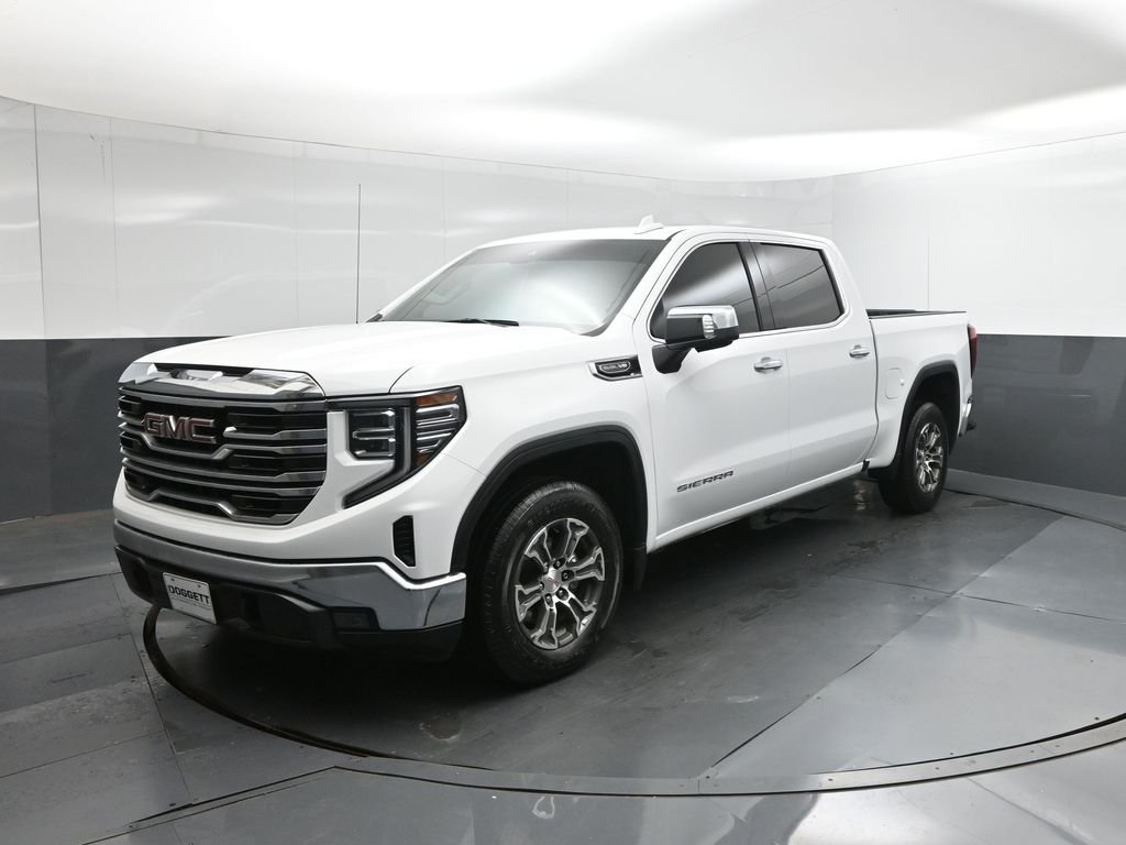 Used 2025 White GMC SLT image 34