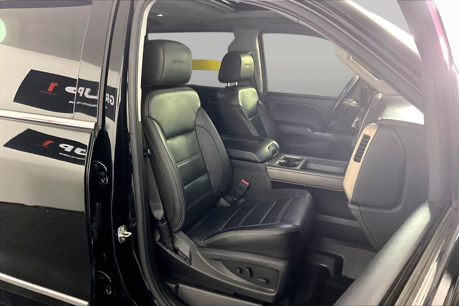 Used 2018 Onyx Black GMC Denali image 9