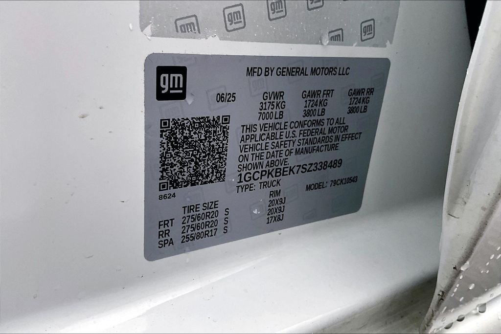 Used 2025 White Chevrolet Custom image 15