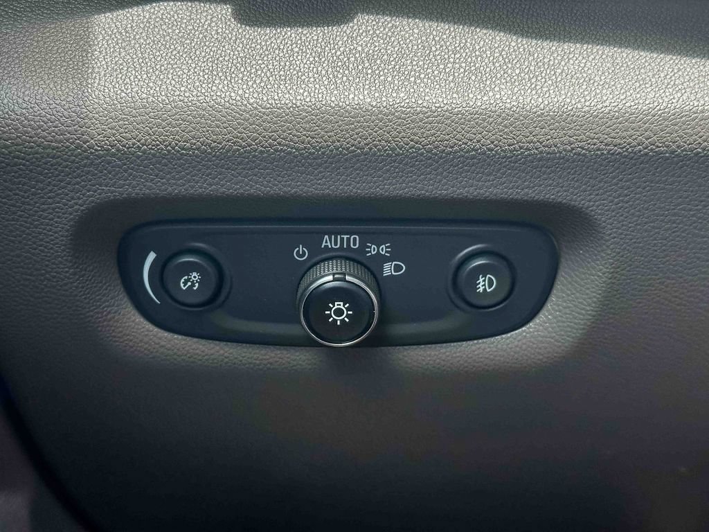 Certified Used 2021 SILVER ICE METALLIC Chevrolet Premier image 37