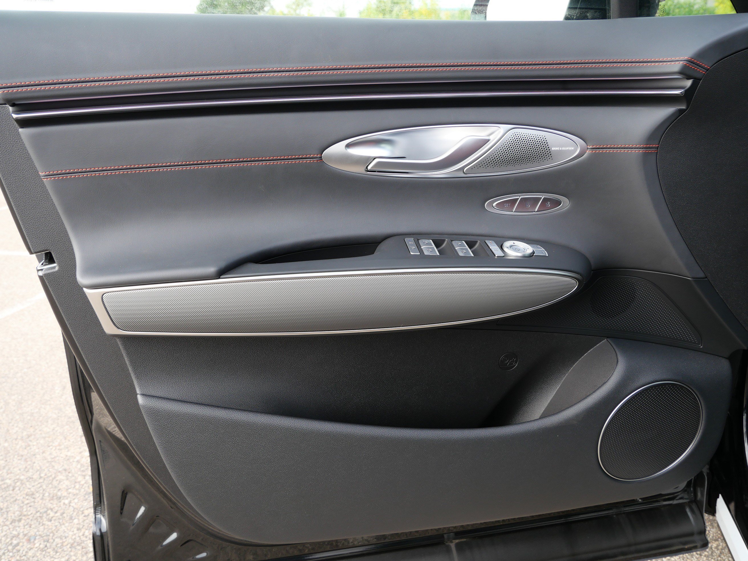 New 2027 Vik Black Genesis 2.5T Sport Prestige image 4