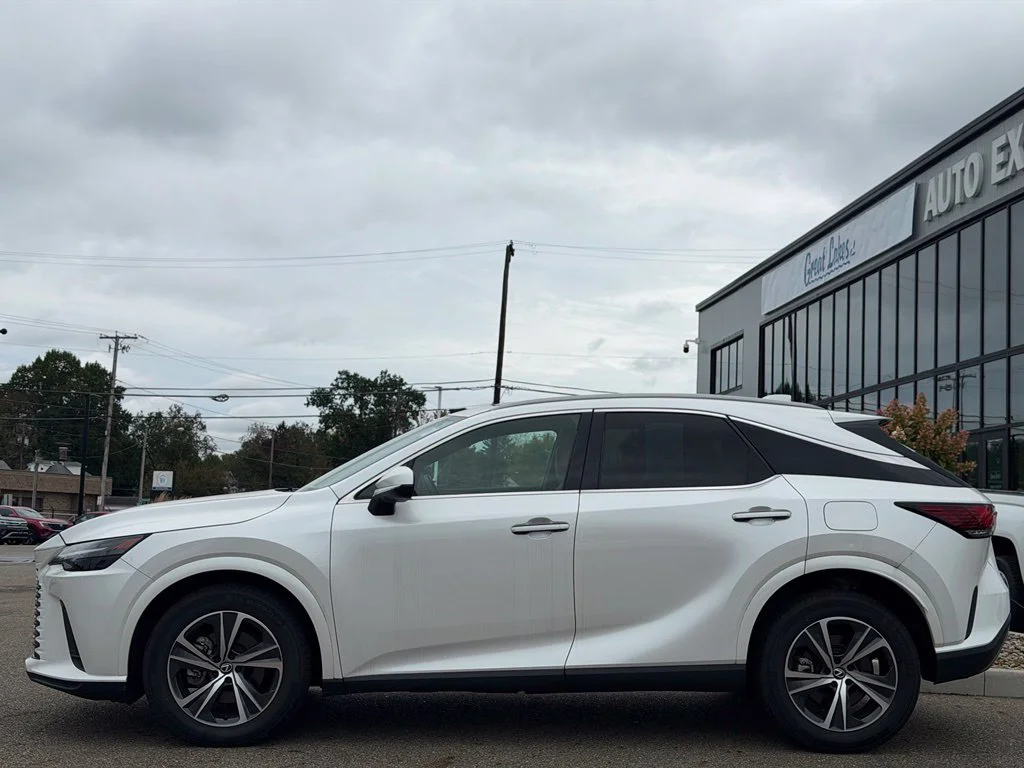 Used 2024 White Lexus 350 Premium image 2