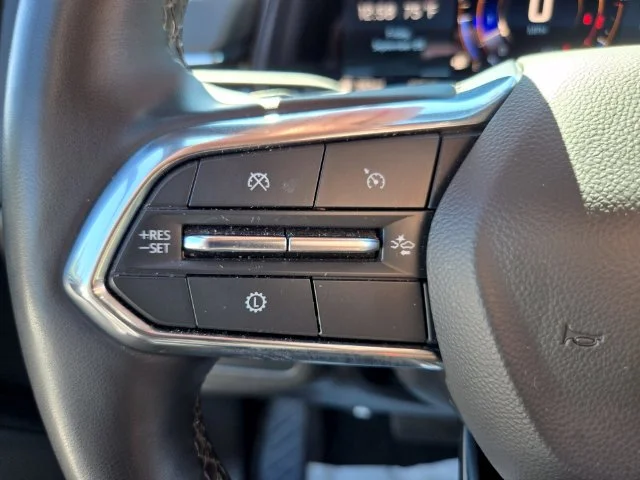 Used 2025 Gray Chevrolet Premier image 34