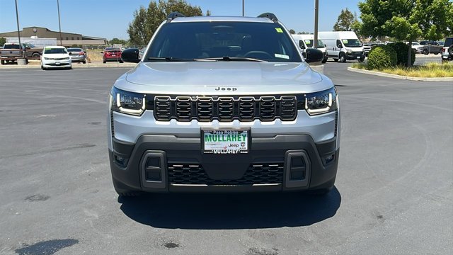 New 2026 Silver Zynith Clearcoat Jeep Limited image 8