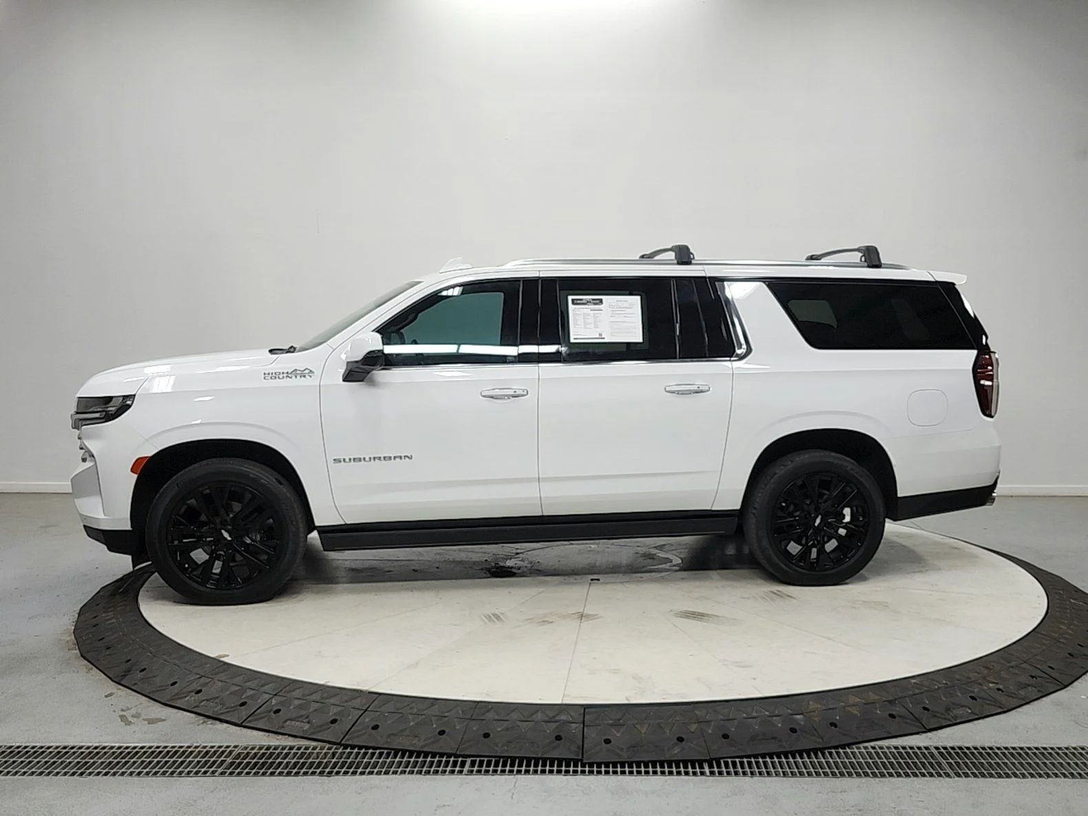 Used 2021 Summit White Chevrolet High Country image 4