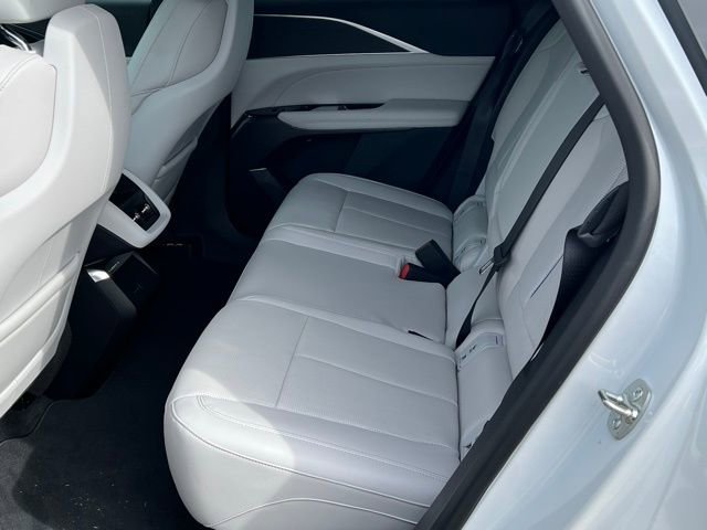 2025 Cadillac LYRIQ Luxury 1 - Photo 13