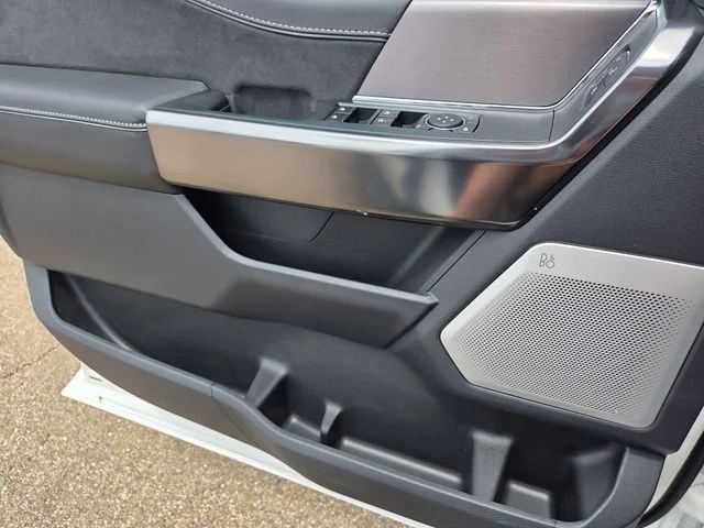 New 2026 Star White Metallic Tri-Coat Ford Platinum® image 16