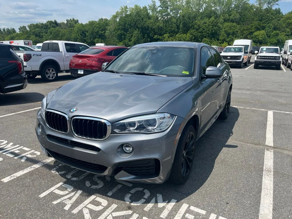 Used 2019 Gray BMW xDrive35i image 2