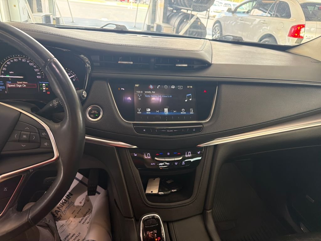 Used 2018 Silver Cadillac Luxury image 20