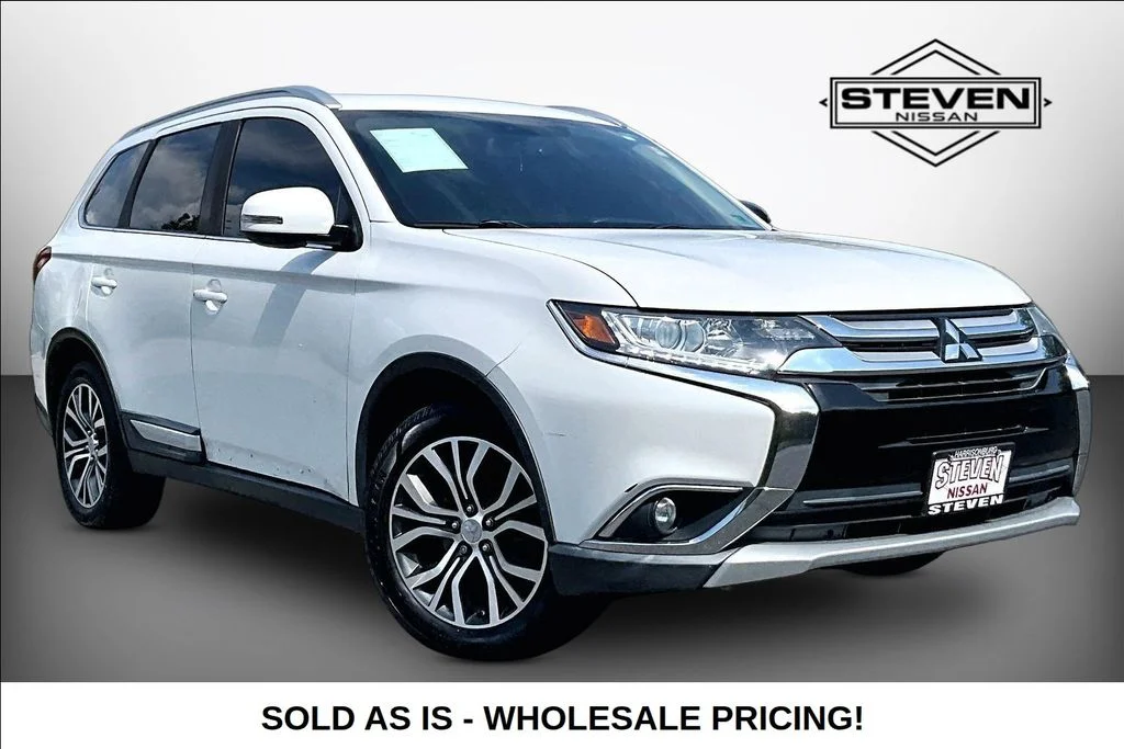 Used 2017  Mitsubishi  image 1