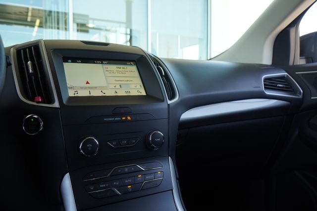 Used 2019 Gray Ford SEL image 20