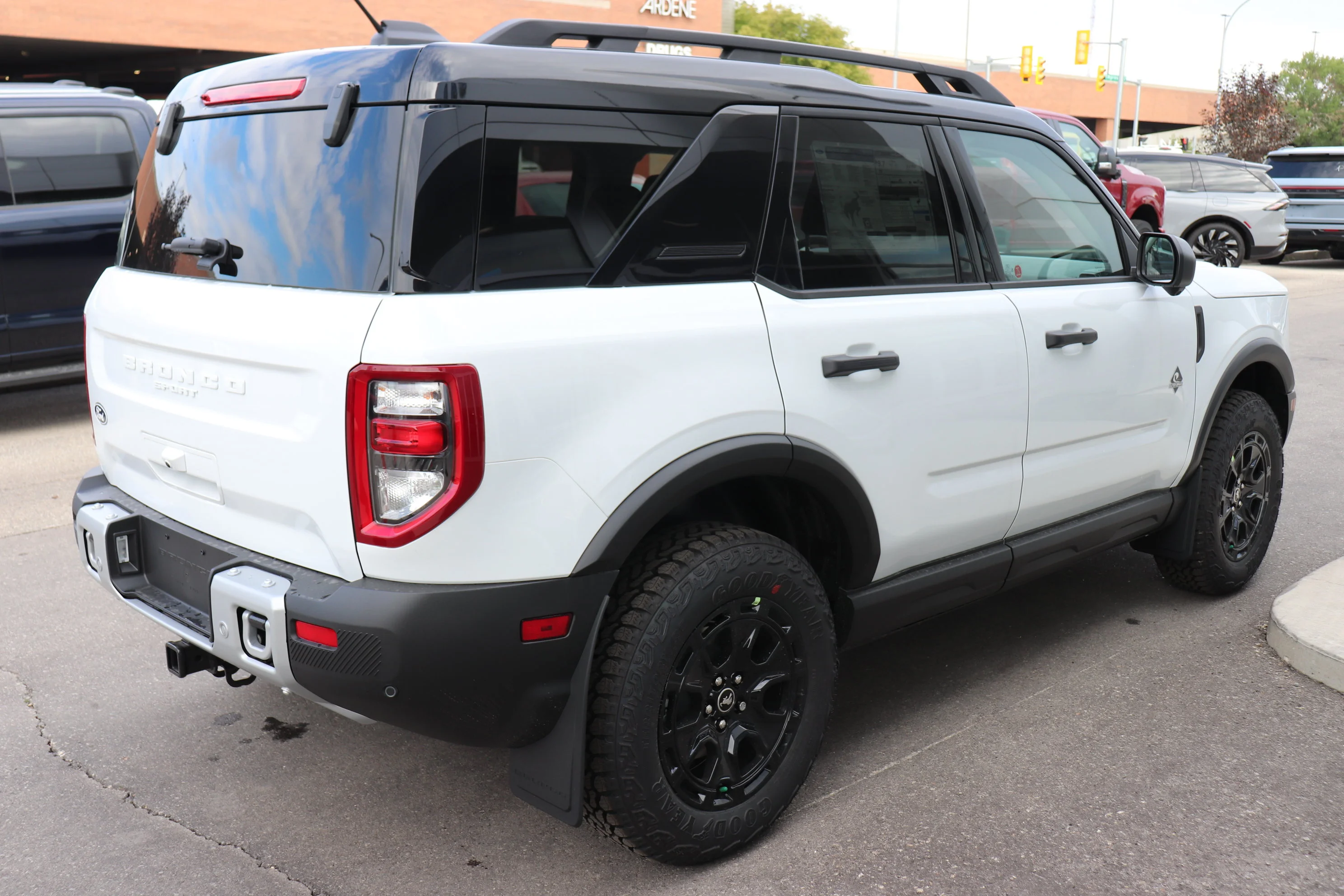 New 2026 OXFORD WHITE Ford Outer Banks image 4
