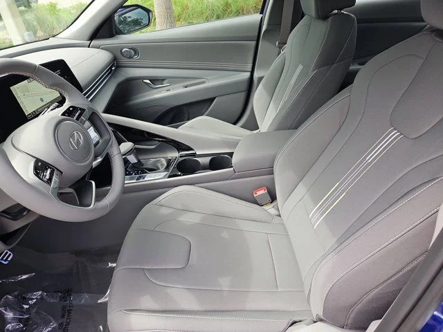 2025 Hyundai Elantra Blue - Photo 14