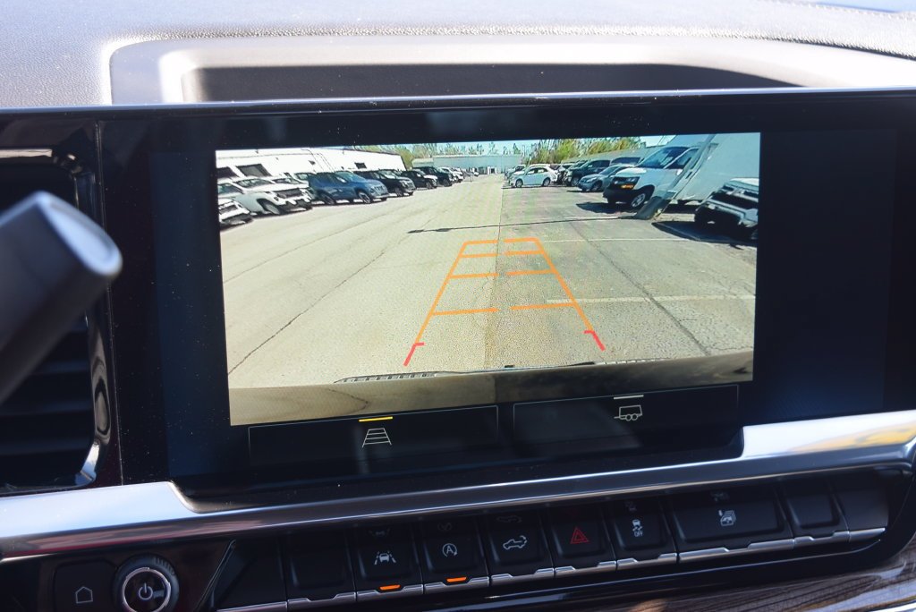 Used 2023 BLACK Chevrolet LT image 25