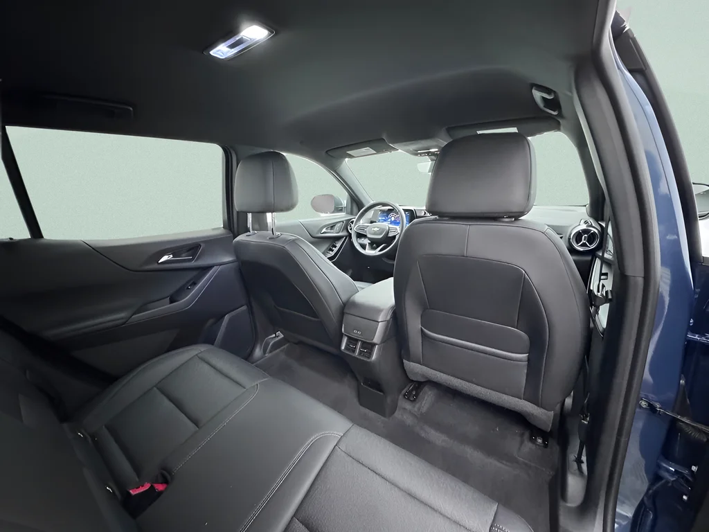Used 2025 Lakeshore Blue Chevrolet LT image 37