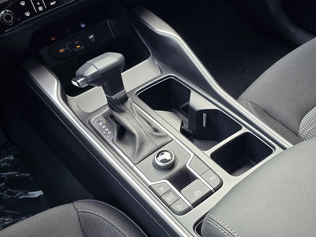 New 2026 Ivory Silver Kia LX image 9