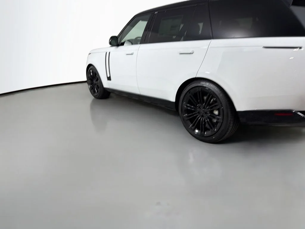 New 2026 Fuji White Land Rover SE 7 Seats image 7