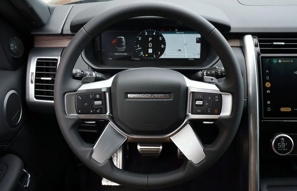 New 2026 Santorini Black Land Rover Dynamic SE image 16