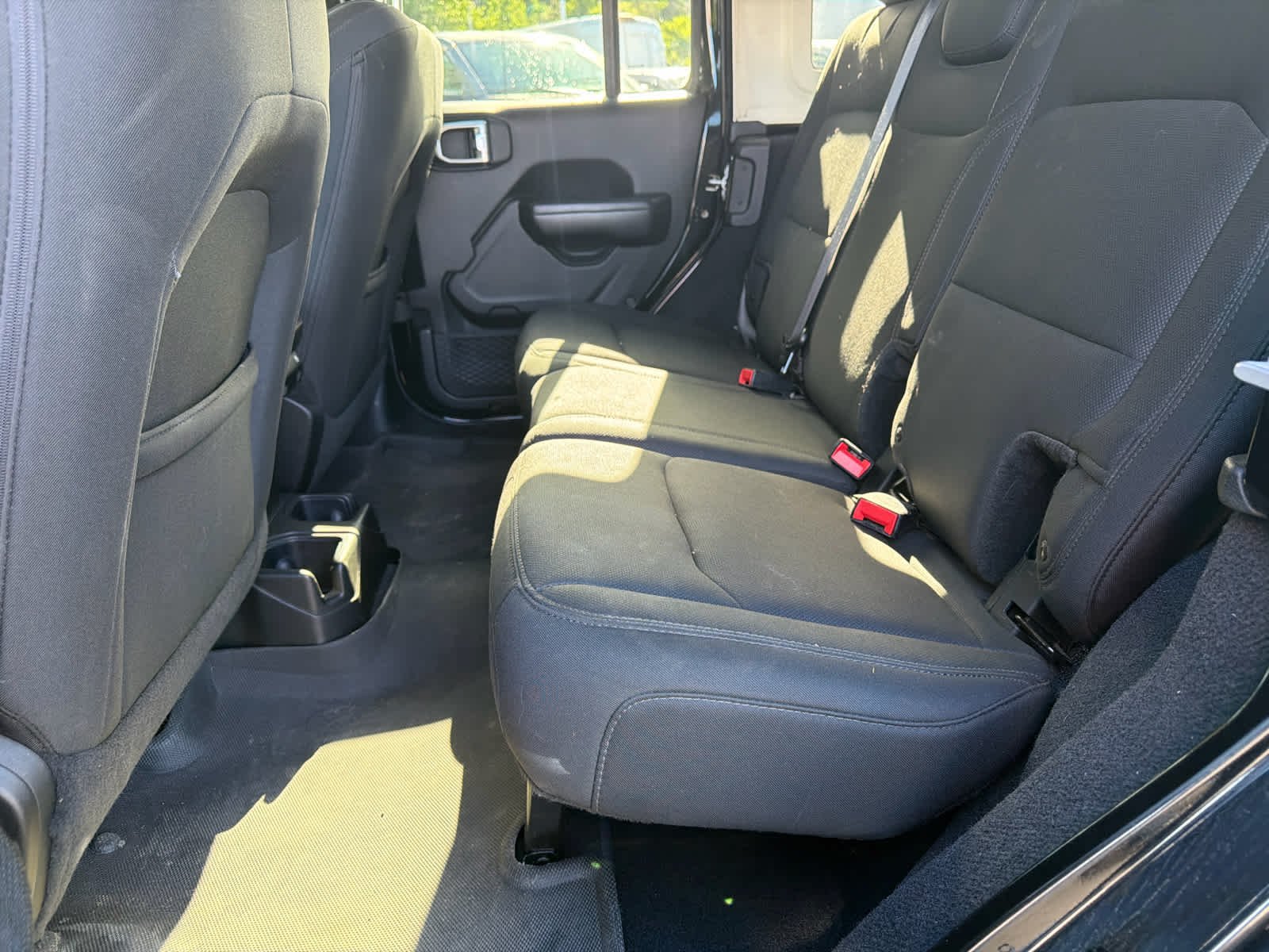 Used 2018 Black Clearcoat Jeep Sport S image 12