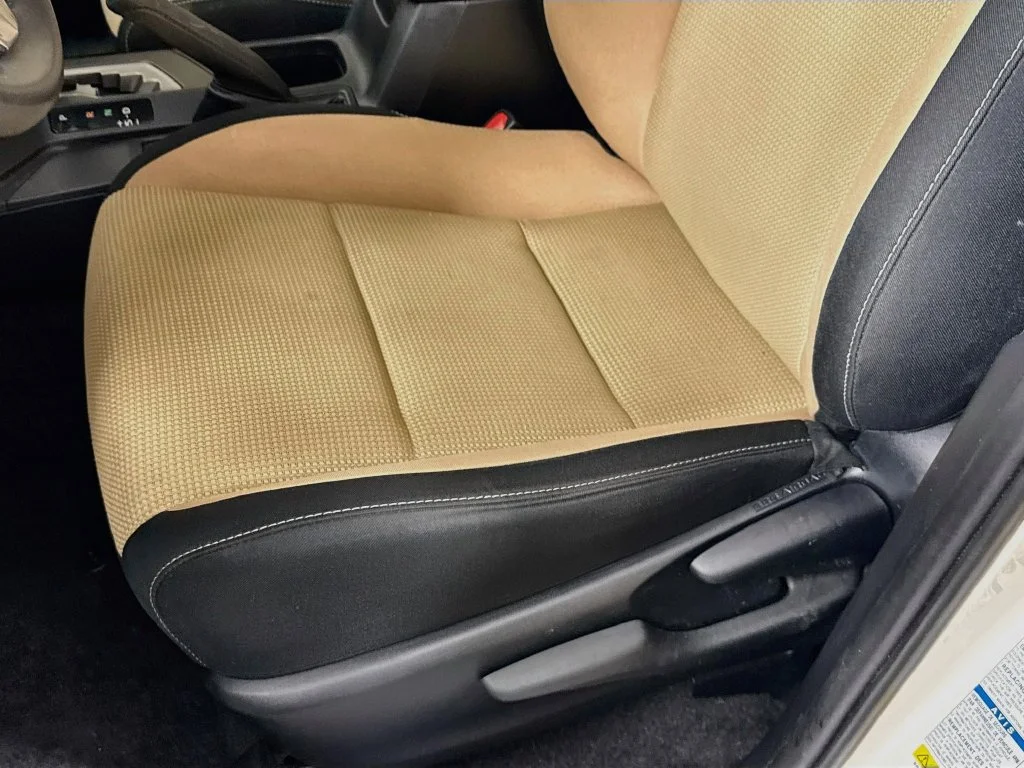 Used 2018 White Toyota XLE image 23
