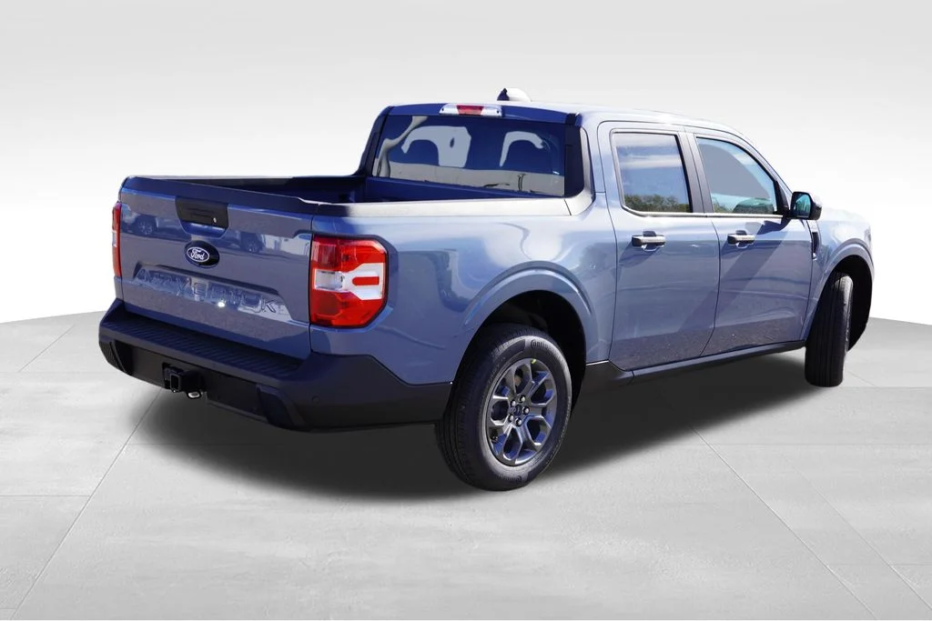 New 2026 Gray Ford XLT image 3