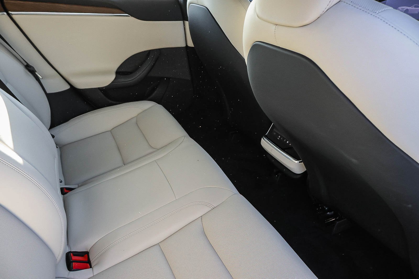 Used 2022 White Tesla Base image 13