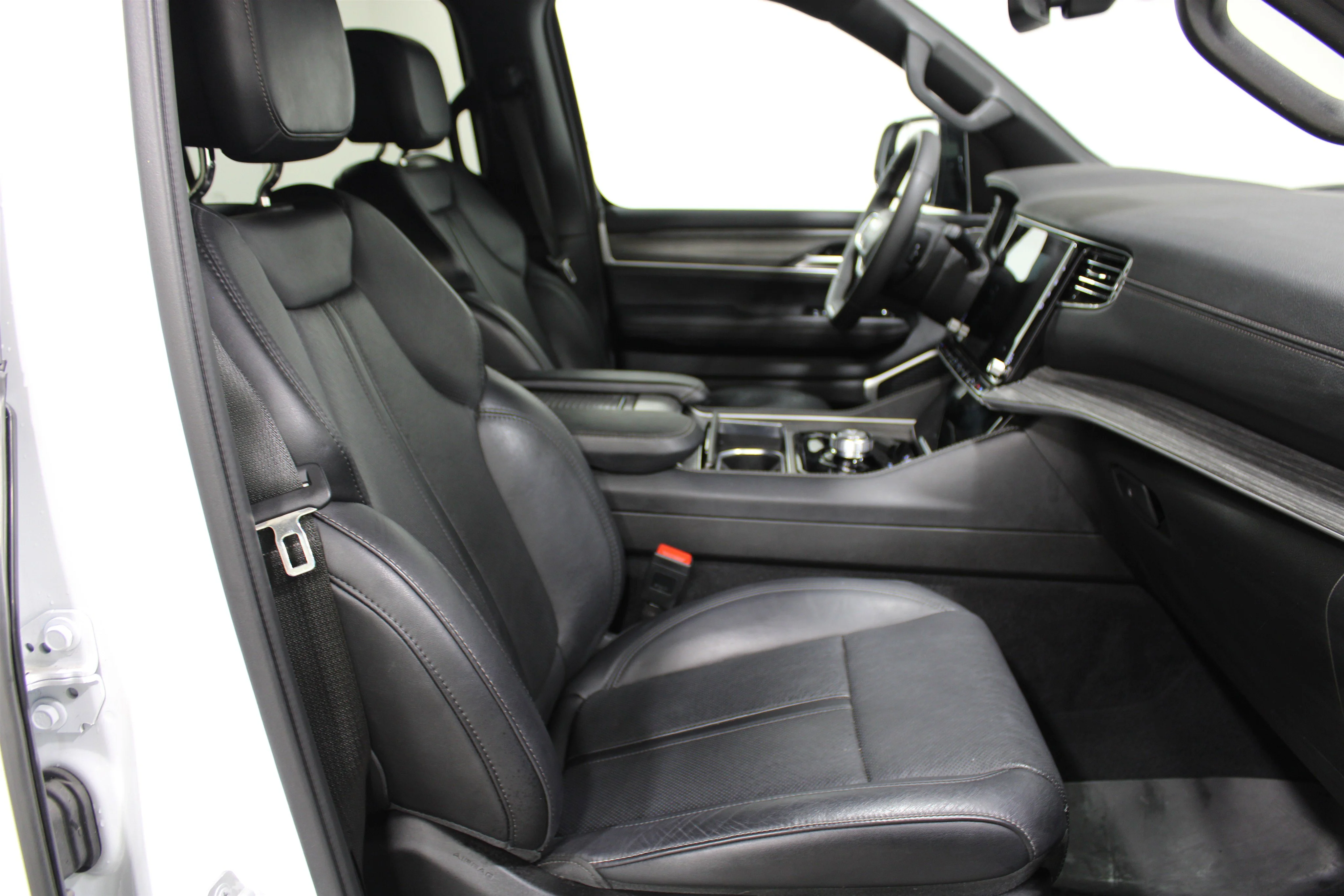 2024 Jeep Wagoneer L Series II - Photo 25