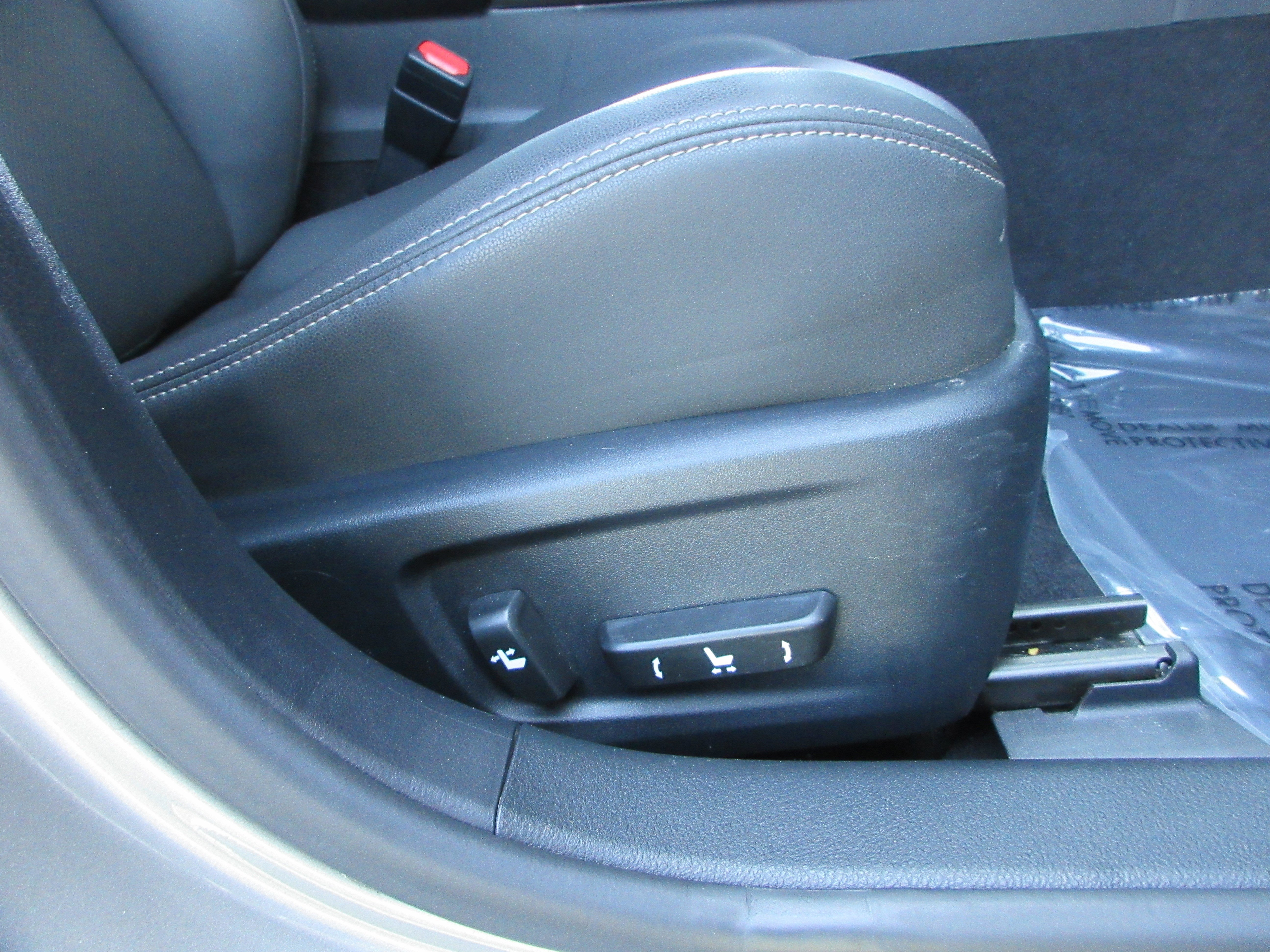 Used 2018 Atomic Silver Lexus 300 image 25