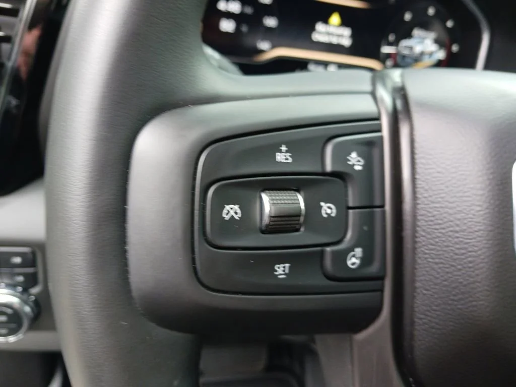 Used 2025 Sterling Metallic GMC AT4 image 34