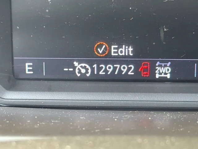 Used 2020 WHITE FROST TRICOAT GMC SLT image 27