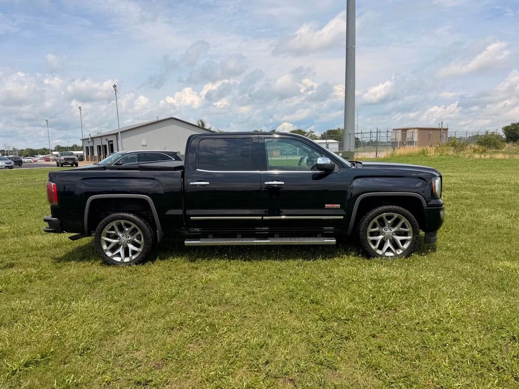 Used 2016 Onyx Black GMC SLT image 4