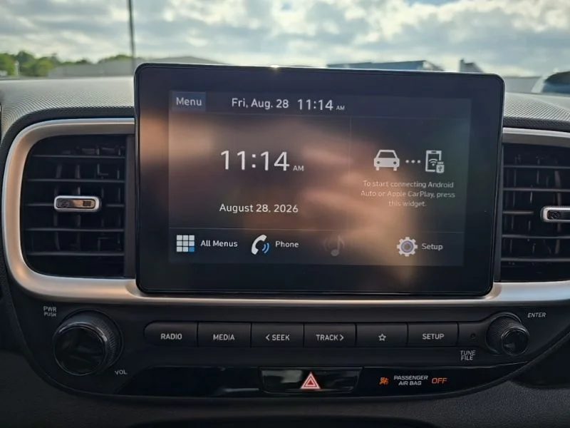 Used 2022 Silver Hyundai SEL image 15