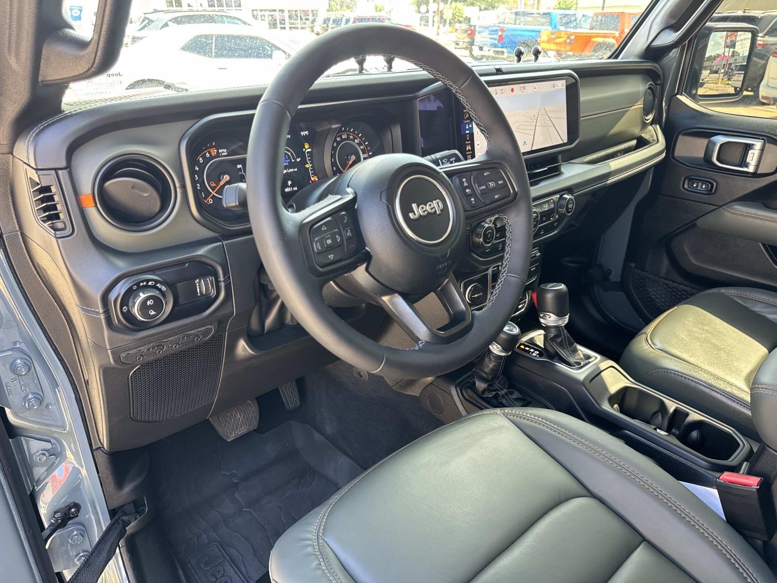 Used 2025 Anvil Clearcoat Jeep Mojave image 17
