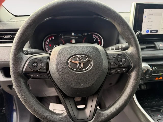 Used 2024  Toyota XLE image 12