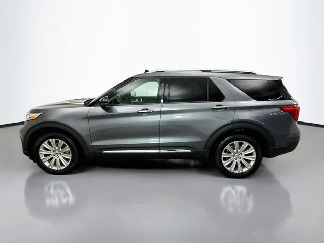 Used 2022 Gray Metallic Ford Limited image 4