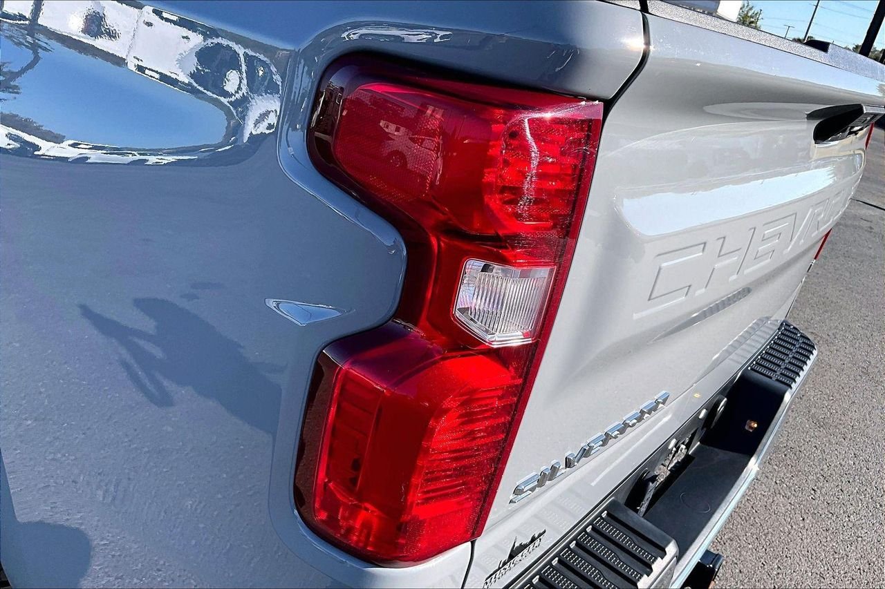 Used 2024 Slate Gray Metallic Chevrolet 4WD Crew Cab Short Bed LT with 2FL image 26