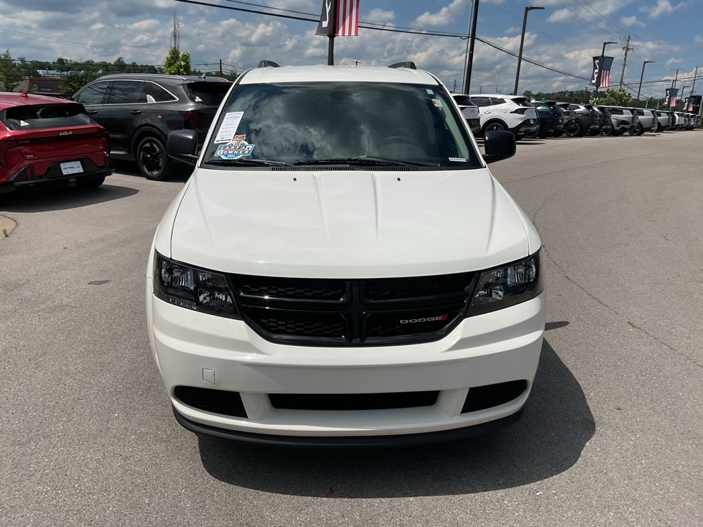 Used 2020 Vice White Dodge SE Value image 3