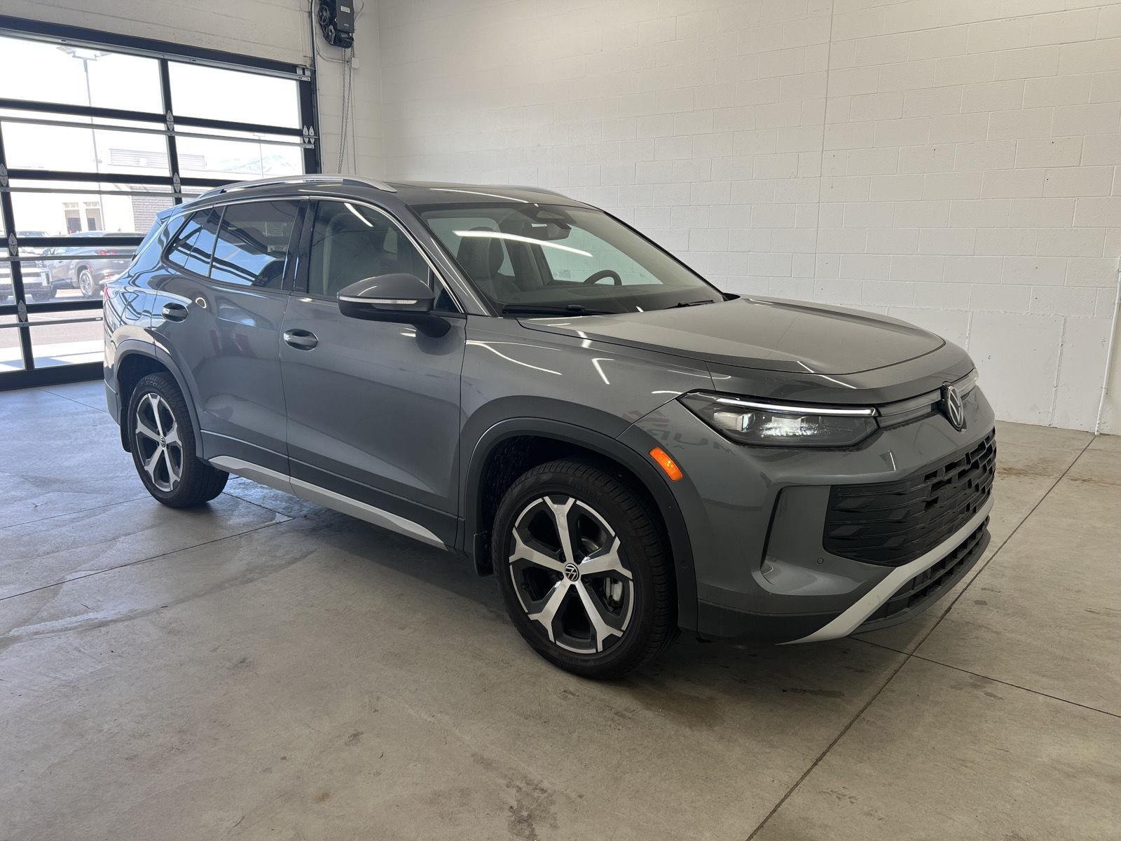 2026 Volkswagen Tiguan SE - Photo 12