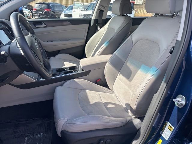 Used 2017 Lakeside Blue Hyundai Sport image 19