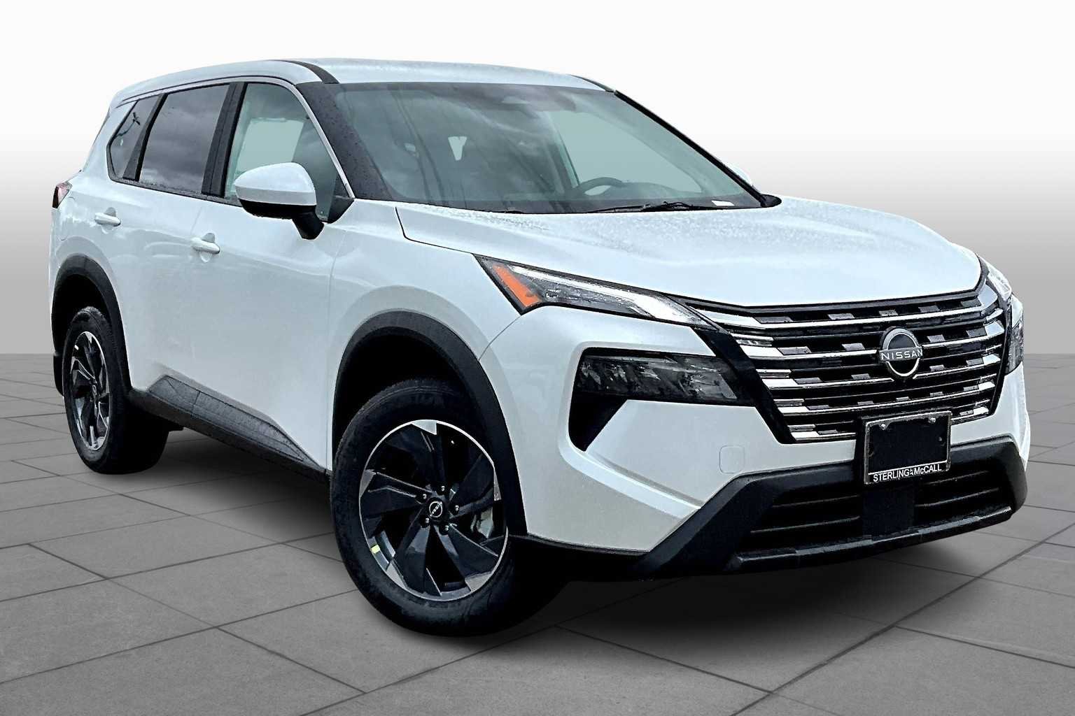 Used 2025 Everest White Pearl Nissan SV image 2