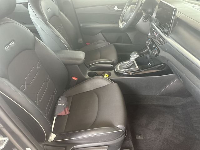 Used 2022 Gray Kia GT-Line image 27