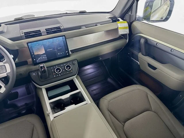 Certified Used 2025 Green Land Rover X-Dynamic SE image 23